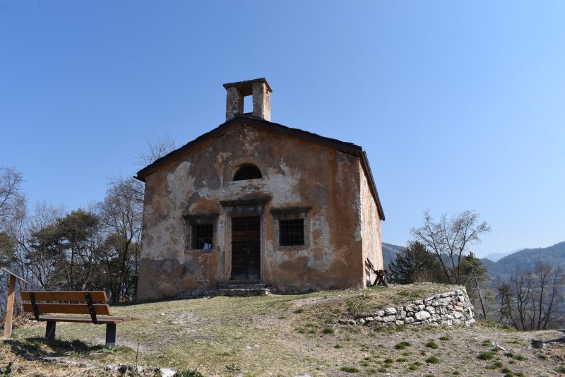 699 Santa Agata, e il castello di&nbsp;Povo